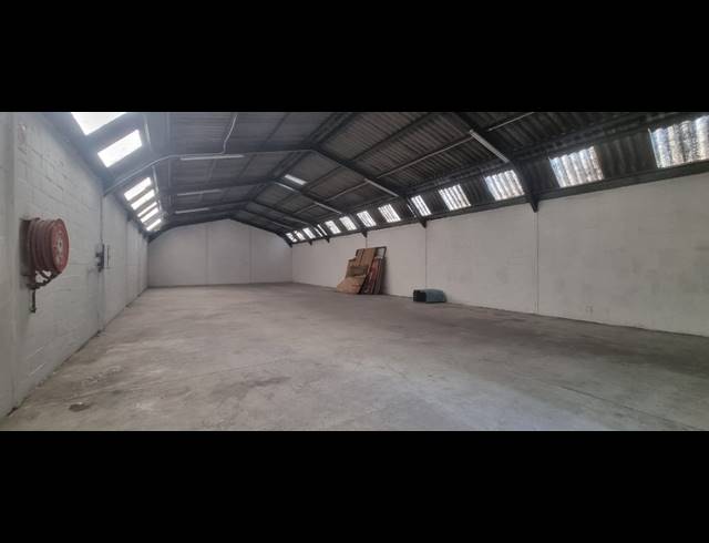 300M² WAREHOUSE TO LET IN AIRPORT INDUSTRIA